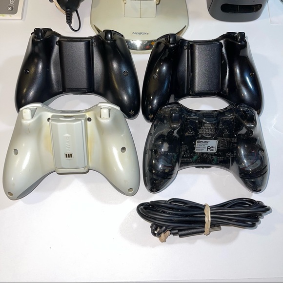 (MEGA BUNDLE) Xbox 360 Console (48) Games & Accessories!! - Picture 10 of 17